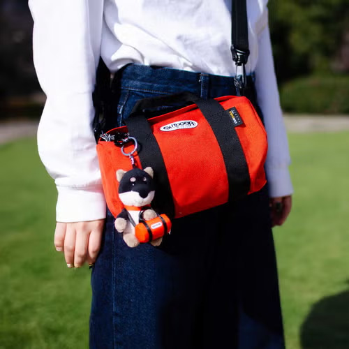 ニキ（NICI）×OUTDOOR PRODUCTS キーホルダー クロシバ＋ロール