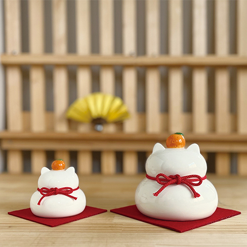 正月用品】 デコレ（Decole） 陶器の猫鏡餅 S DK-35797｜【ハンズ