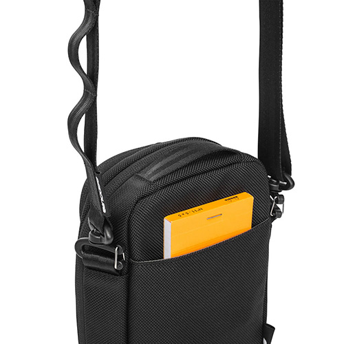 インケース(Incase) トラックス スモールショルダーポーチ|【ハンズ インケース(Incase) トラックス スモールショルダーポーチ|【ハンズ