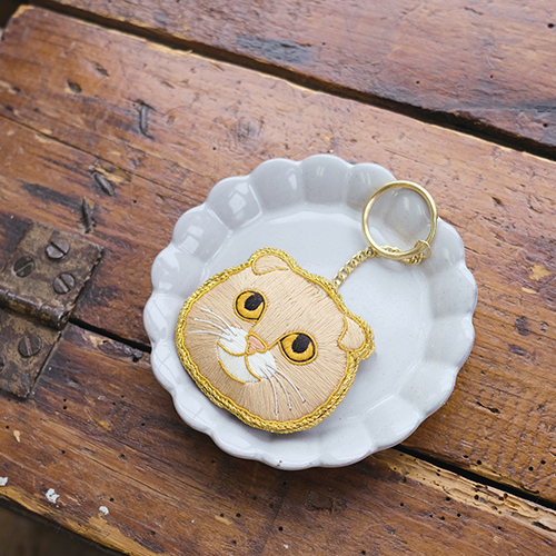 【世界に10枚！】 おしゃれキャット 04/10 シリアル入り キシマ ニャトリエ 刺繍キーホルダー スコティッシュフォールド