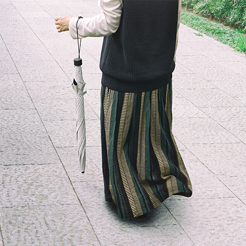 たたまずに持ち運べる傘